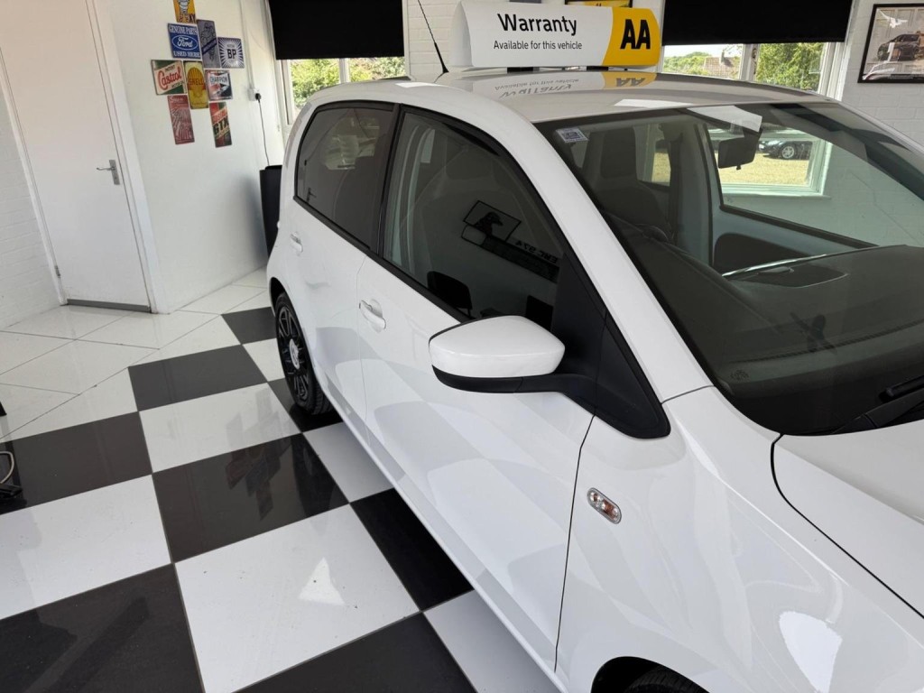 VOLKSWAGEN UP