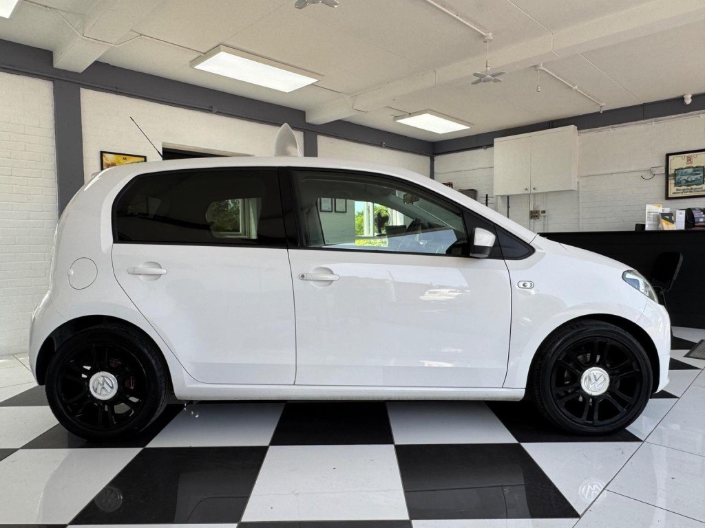 VOLKSWAGEN UP