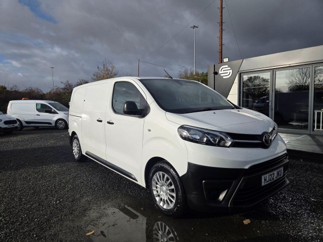 TOYOTA PROACE
