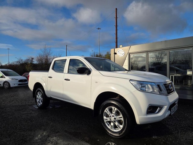 NISSAN NAVARA
