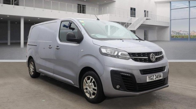 VAUXHALL VIVARO