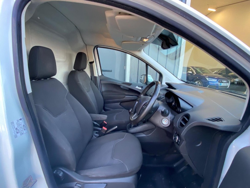 FORD TRANSIT COURIER