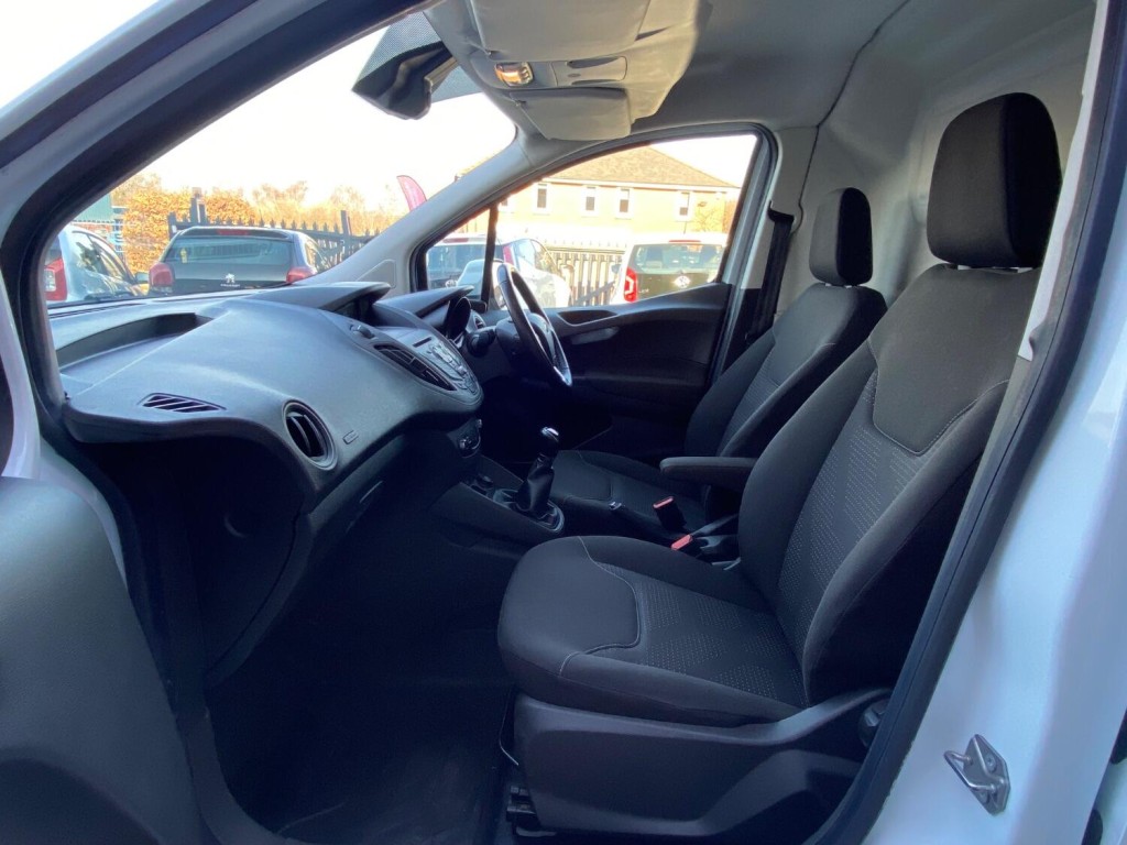 FORD TRANSIT COURIER