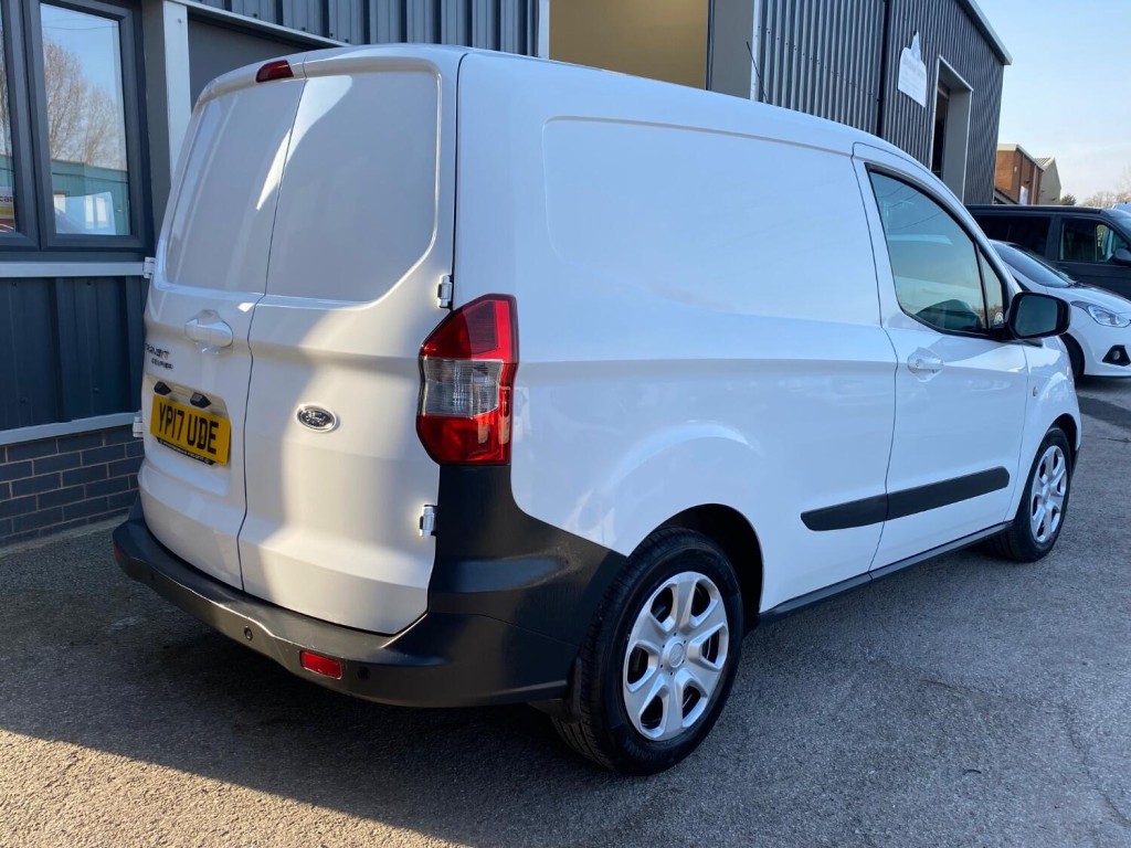 FORD TRANSIT COURIER