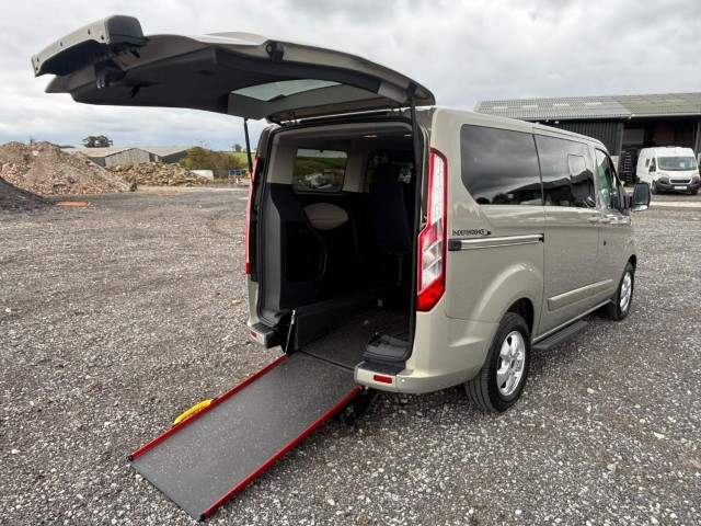 FORD TOURNEO CUSTOM 2.0 310 EcoBlue Euro 6, Titanium Wheelchair Accessible 