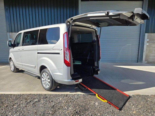 FORD TOURNEO CUSTOM 2.0 320 EcoBlue EURO 6 Titanium WHEELCHAIR ACCESSIBLE