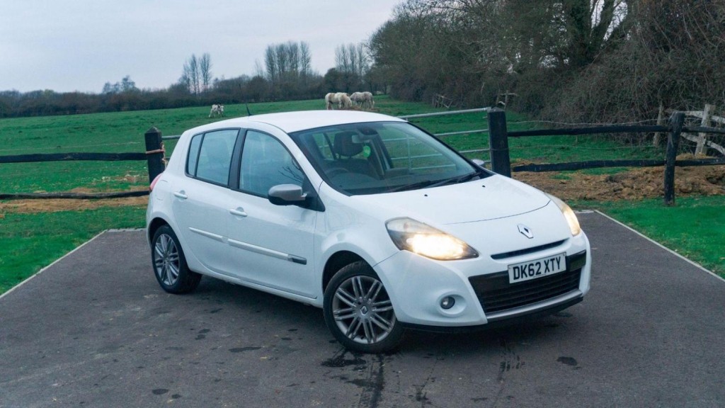 RENAULT CLIO 1.2 Dynamique TomTom Euro 5 5dr