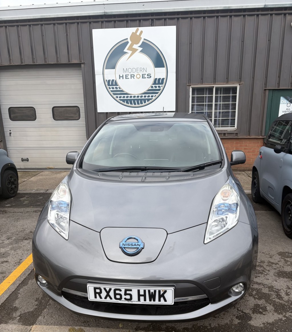 NISSAN LEAF