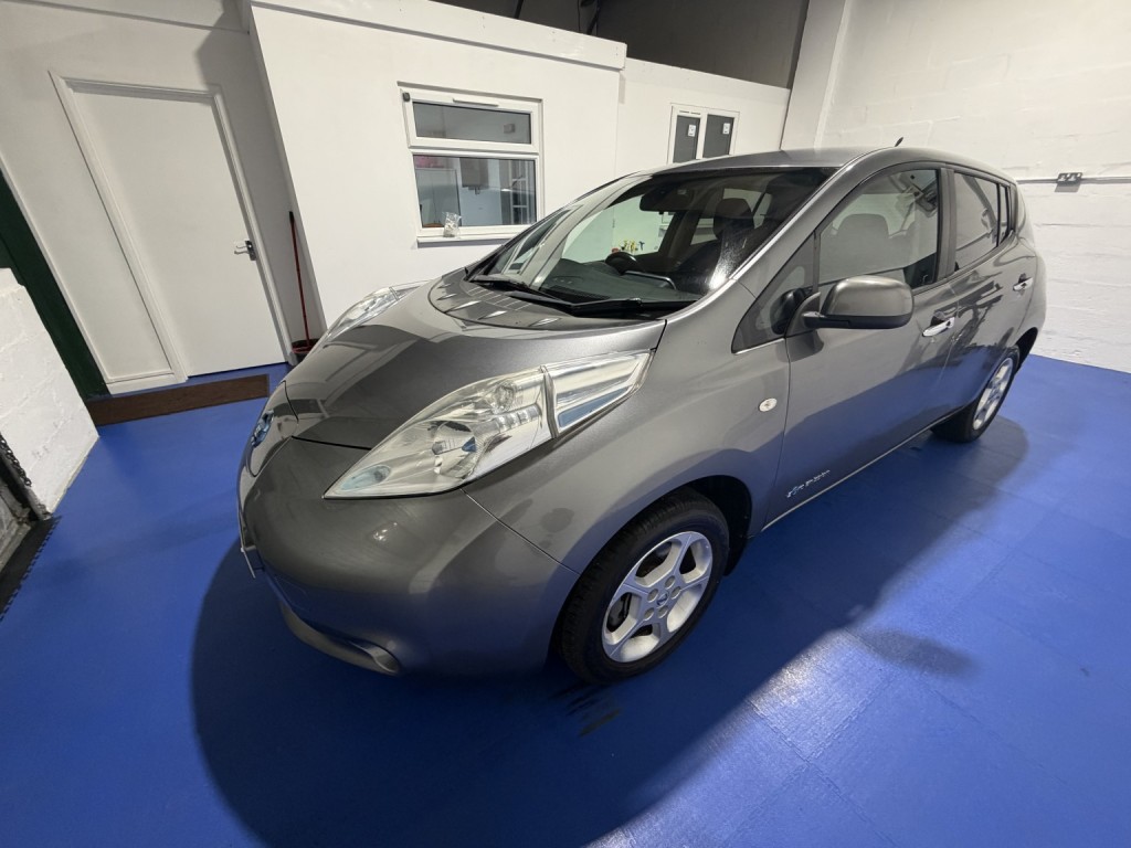 NISSAN LEAF