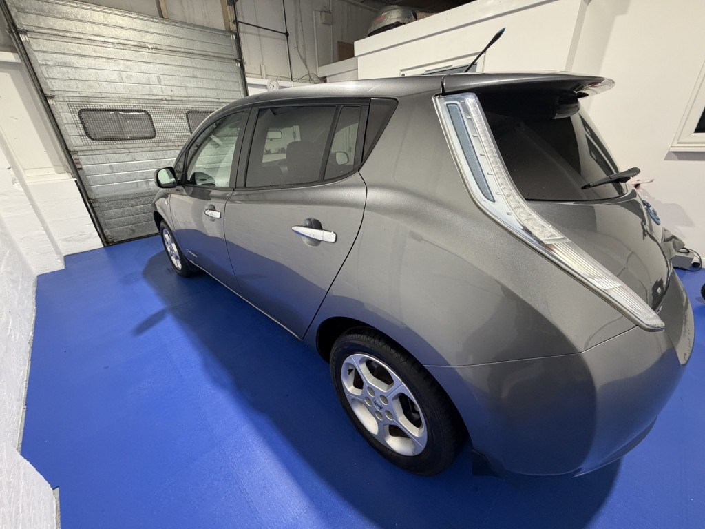 NISSAN LEAF