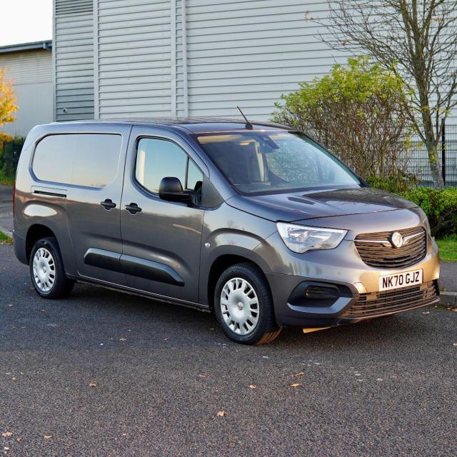 VAUXHALL COMBO 1.5 Turbo D 2300 Sportive