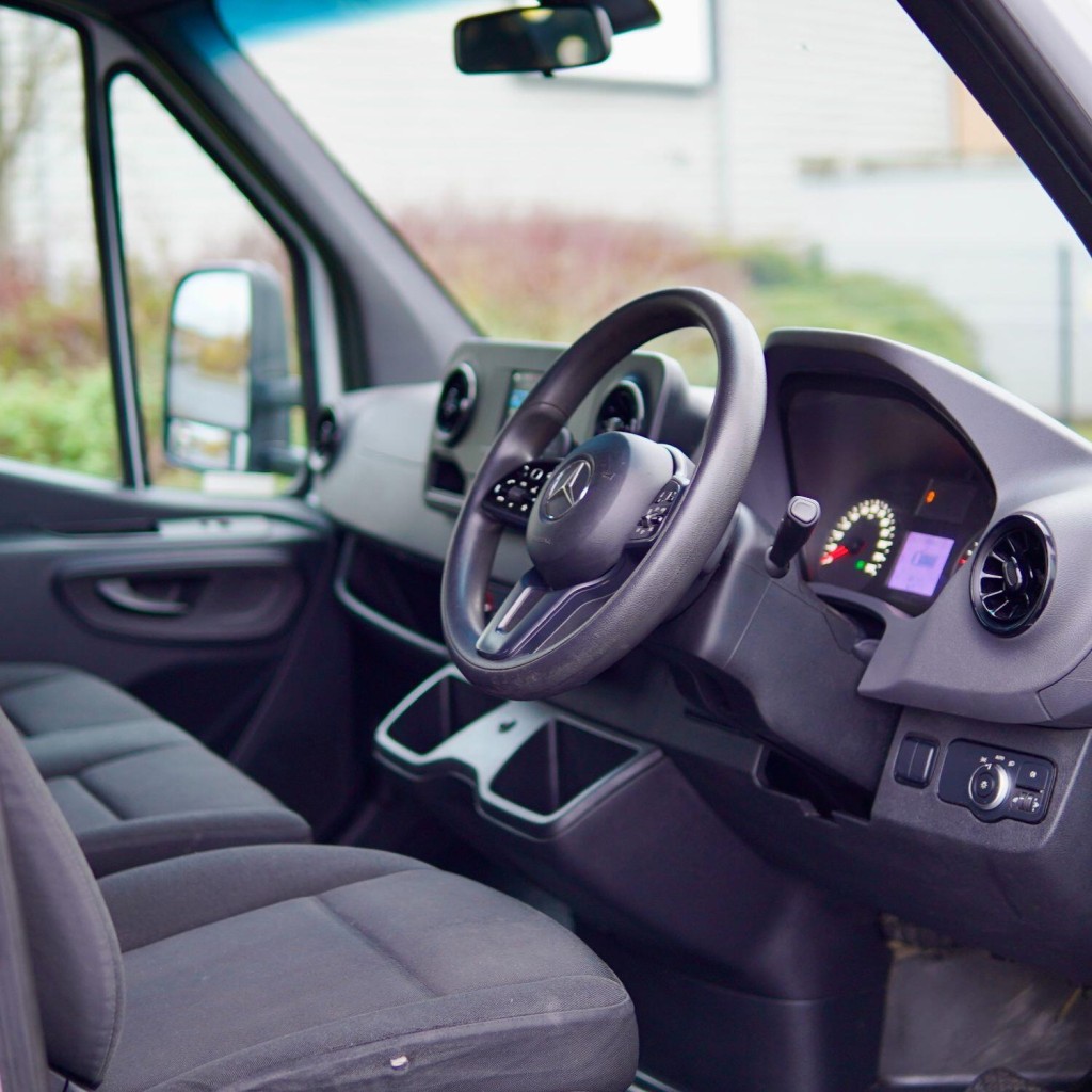 MERCEDES-BENZ SPRINTER