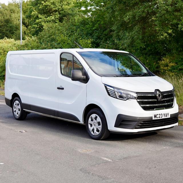 RENAULT TRAFIC 2.0 LL30 Blue dCi 130 Advance Panel Van MY23