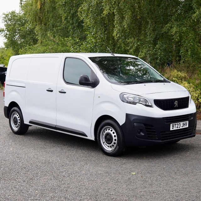 PEUGEOT EXPERT 2.0 BlueHDi 1400 Professional Premium +