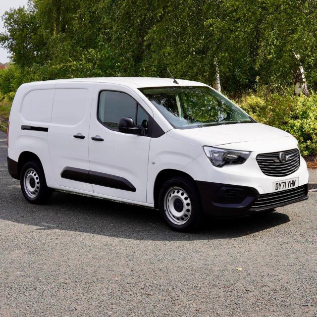 VAUXHALL COMBO 1.5 Turbo D 2300 Dynamic