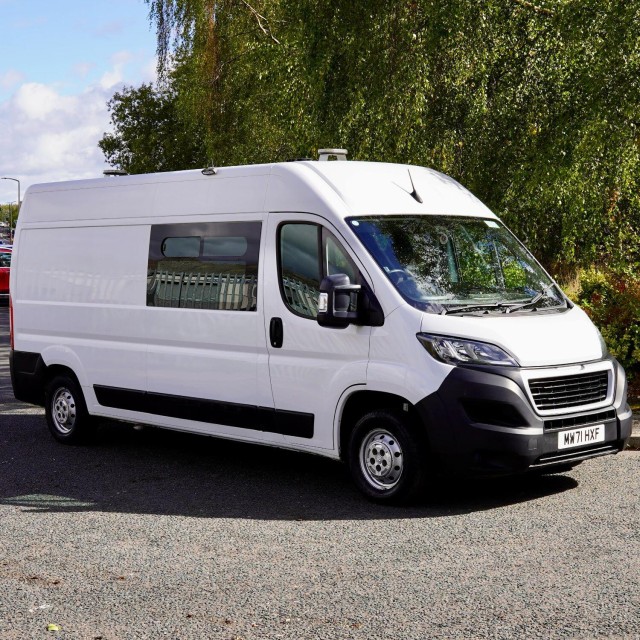 PEUGEOT BOXER 2.2 BlueHDi 335 Professional