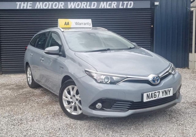 TOYOTA AURIS 1.8 VVT-h Icon Tech