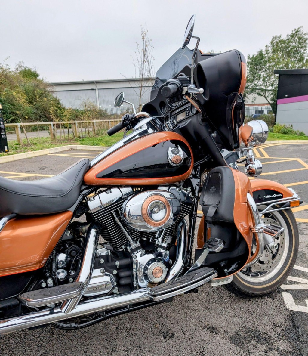 HARLEY-DAVIDSON Touring