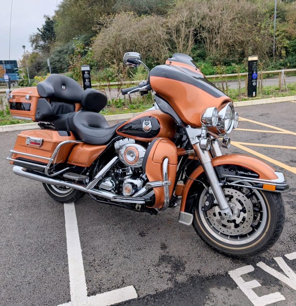 HARLEY-DAVIDSON Touring