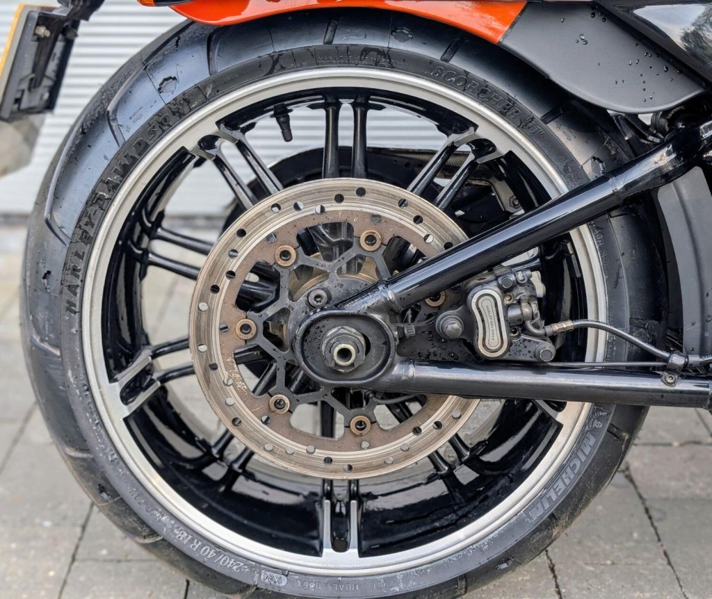 HARLEY-DAVIDSON Softail