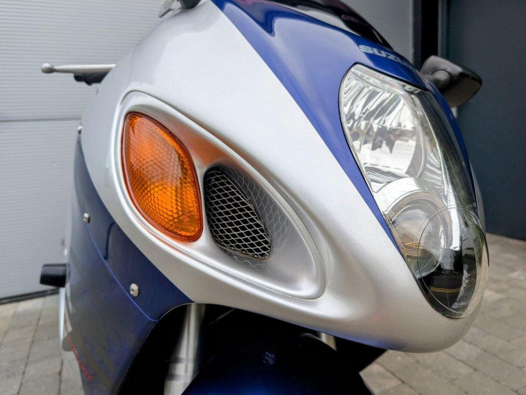 SUZUKI GSX1300R Hayabusa