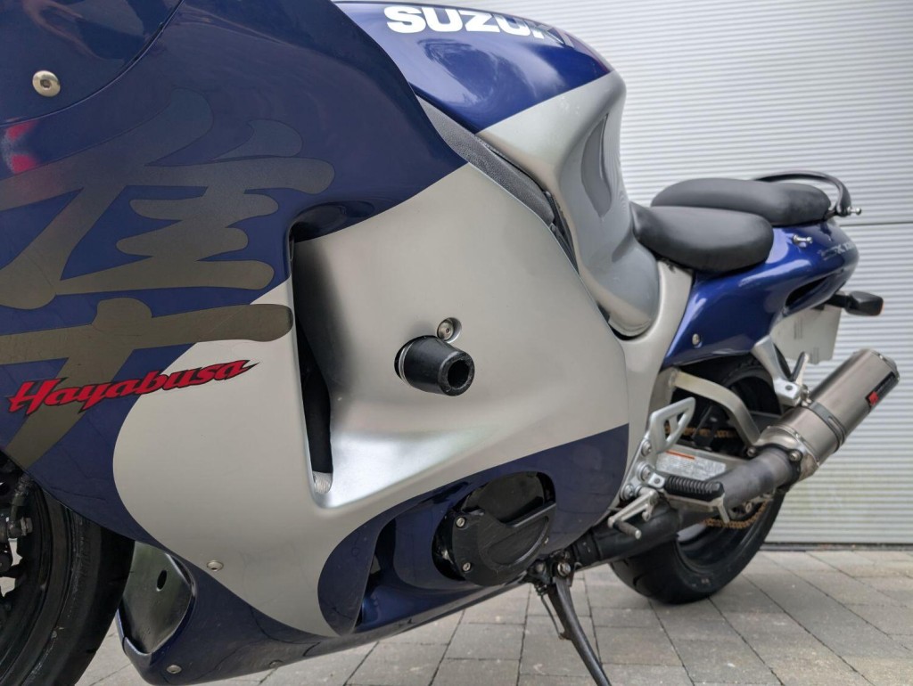 SUZUKI GSX1300R Hayabusa