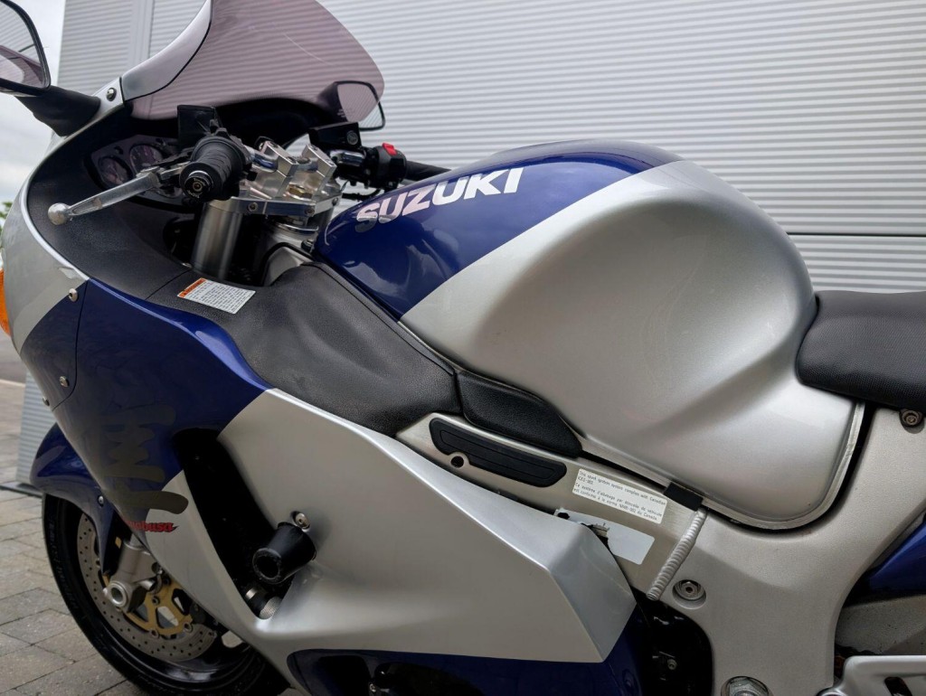 SUZUKI GSX1300R Hayabusa