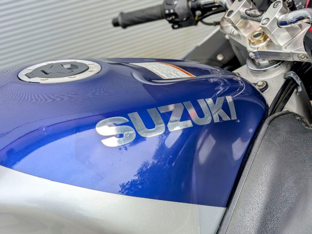 SUZUKI GSX1300R Hayabusa