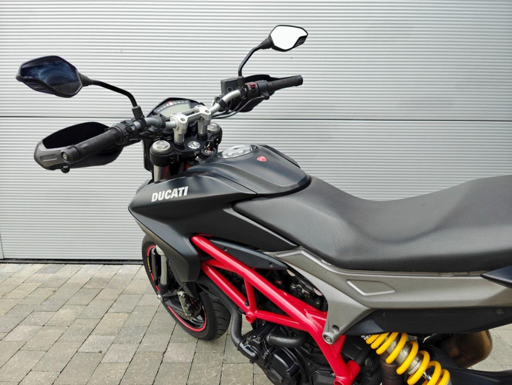 DUCATI Hypermotard