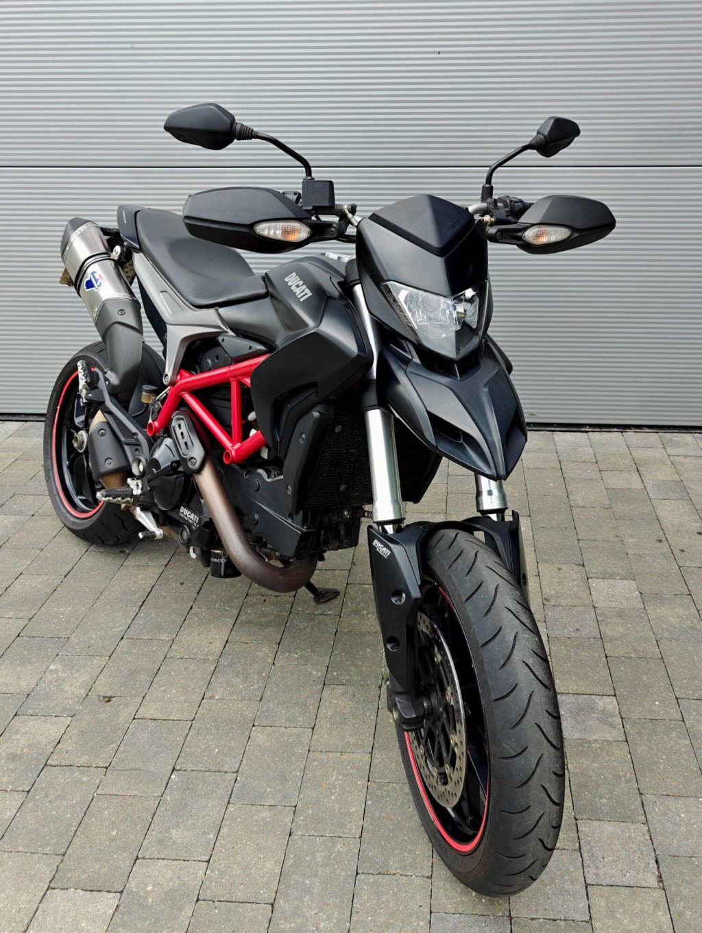 DUCATI Hypermotard