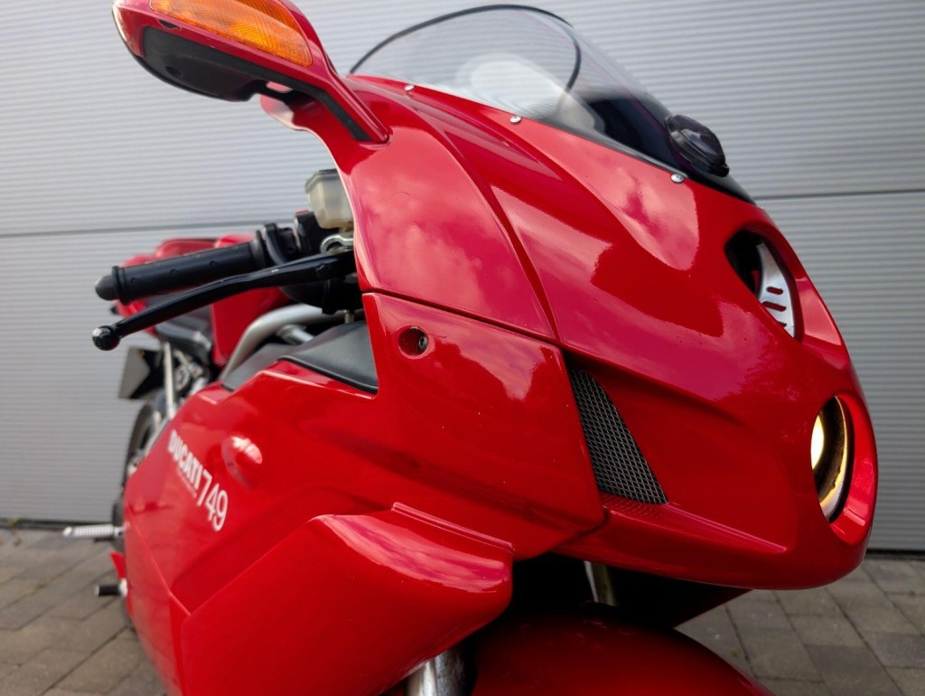 DUCATI 749