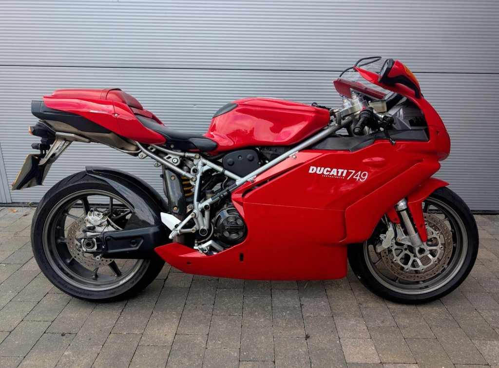 DUCATI 749
