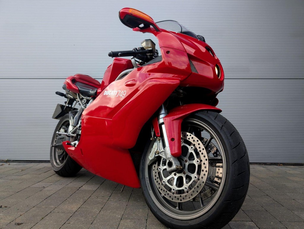 DUCATI 749