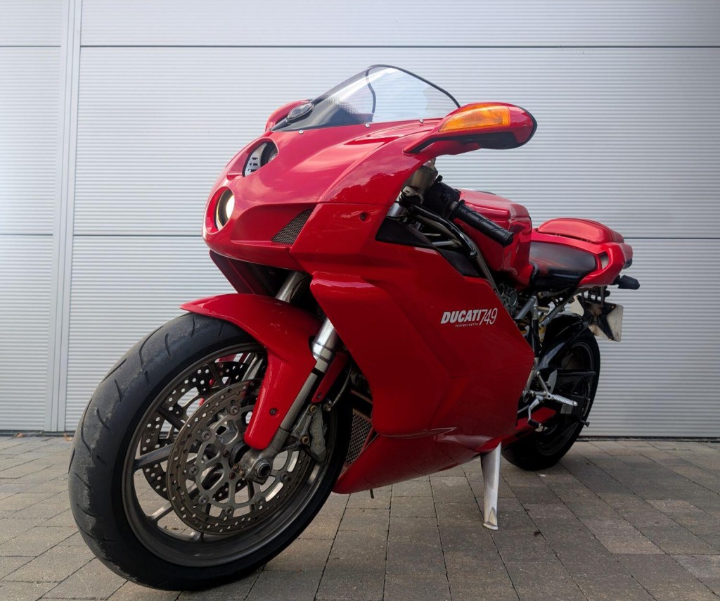 DUCATI 749