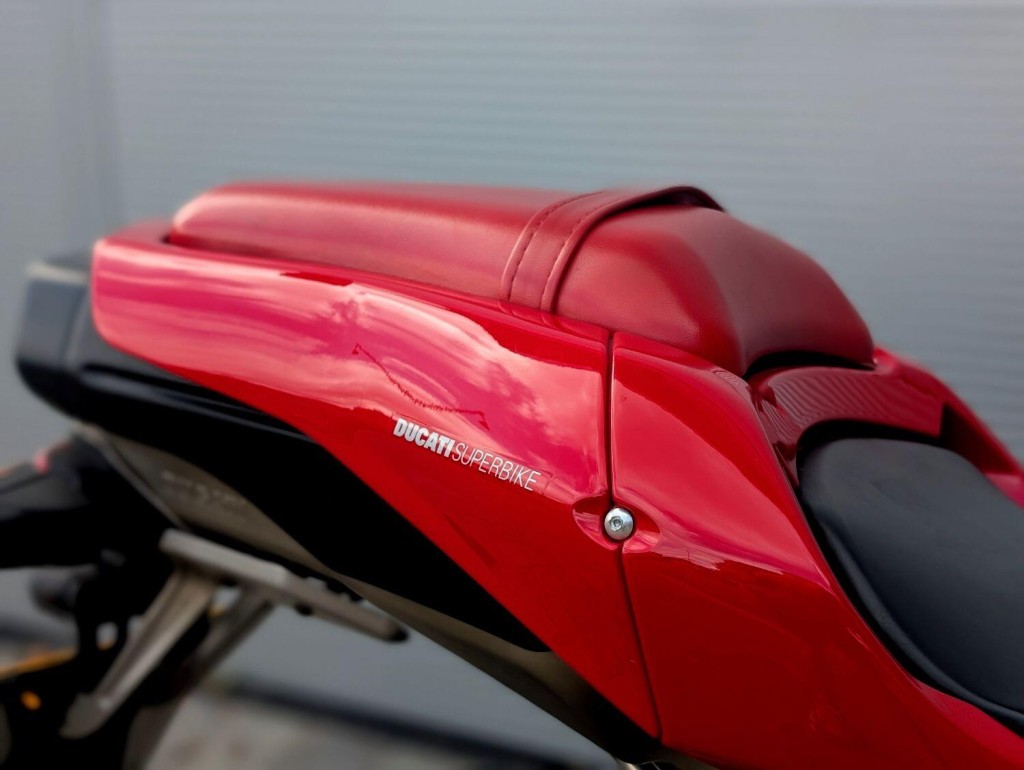 DUCATI 749