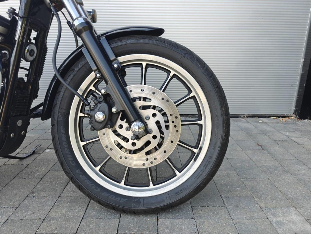 HARLEY-DAVIDSON Sportster