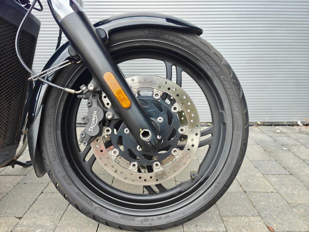 TRIUMPH THUNDERBIRD 1700