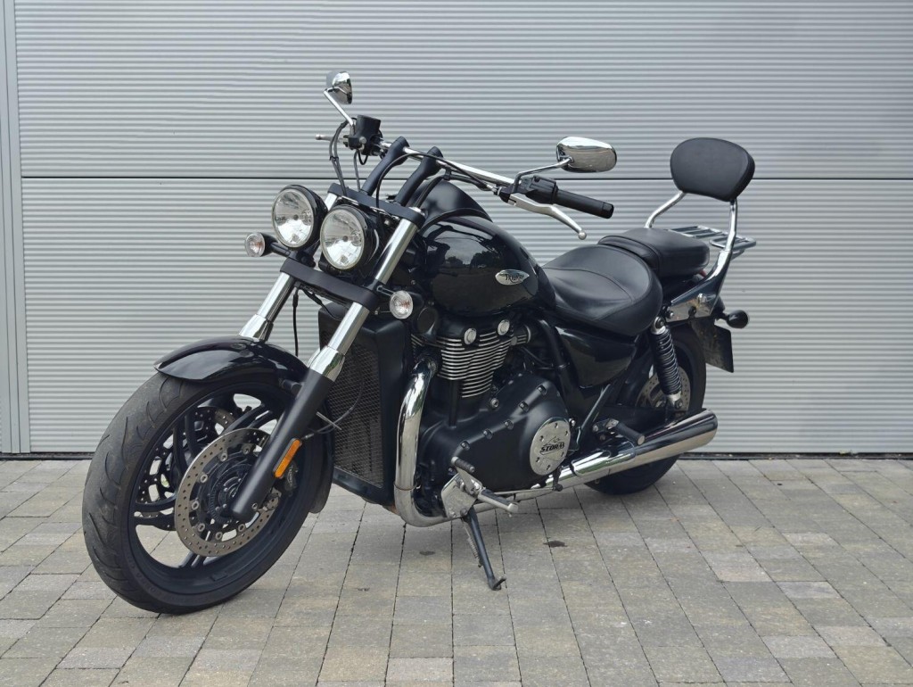 TRIUMPH THUNDERBIRD 1700