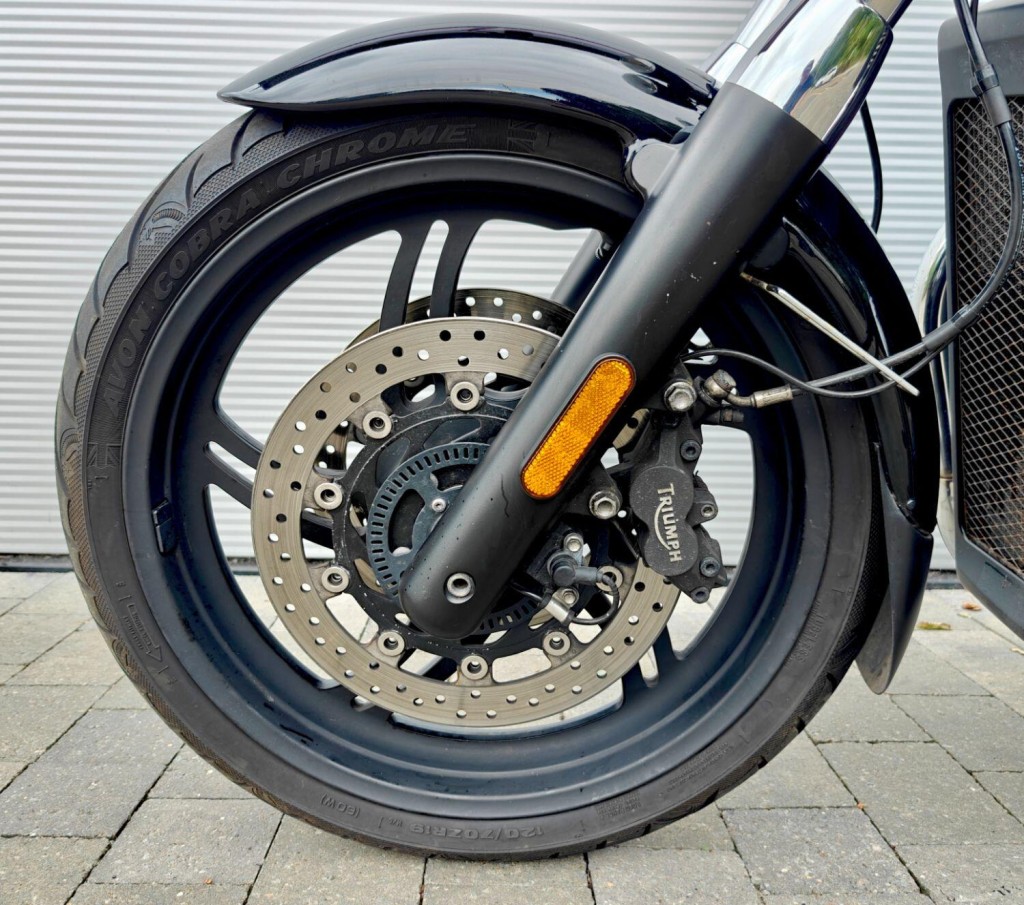 TRIUMPH THUNDERBIRD 1700