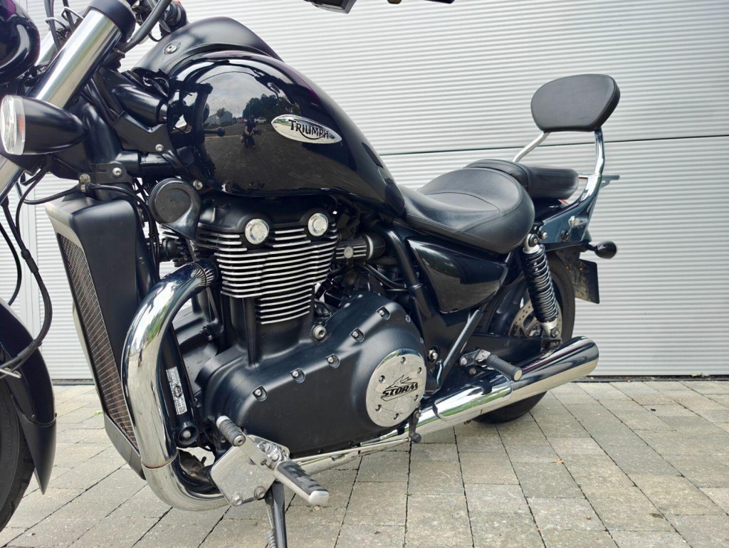 TRIUMPH THUNDERBIRD 1700