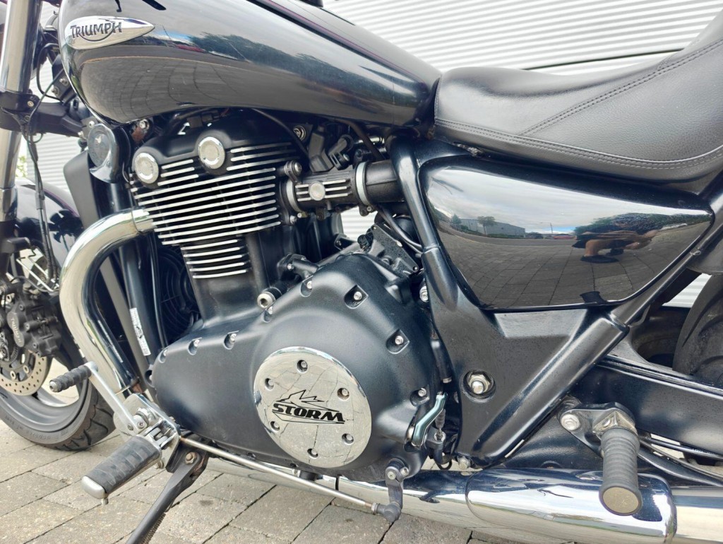 TRIUMPH THUNDERBIRD 1700