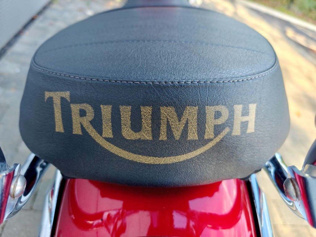 TRIUMPH THUNDERBIRD 900