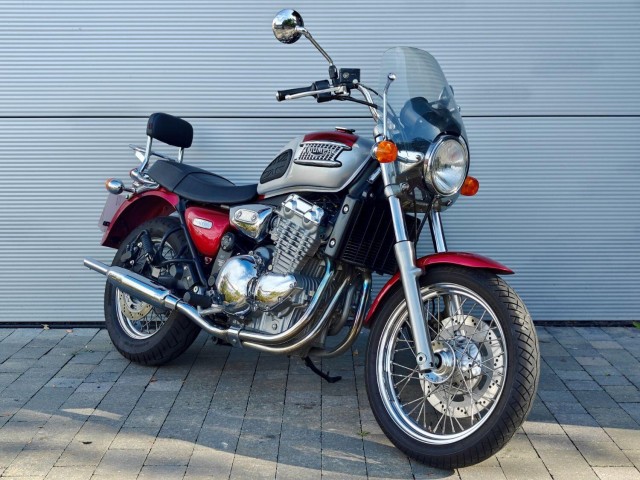 TRIUMPH THUNDERBIRD 900