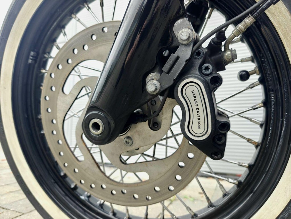 HARLEY-DAVIDSON Softail