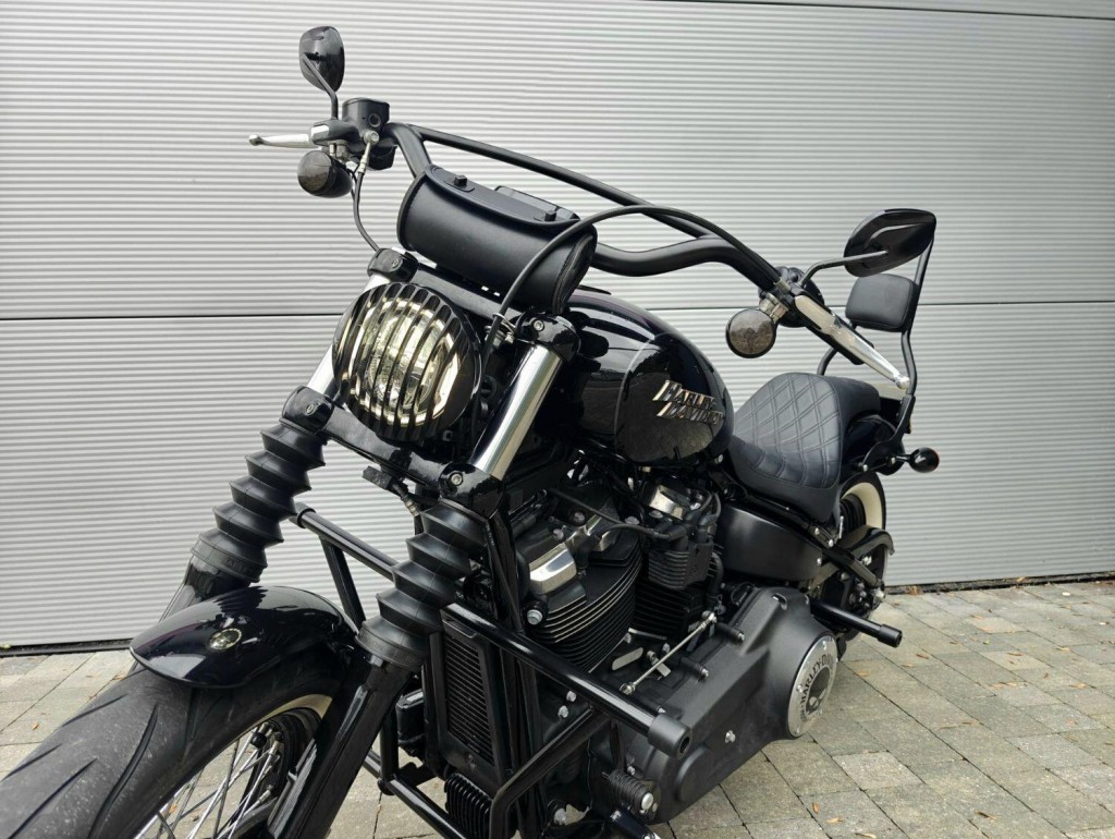 HARLEY-DAVIDSON Softail