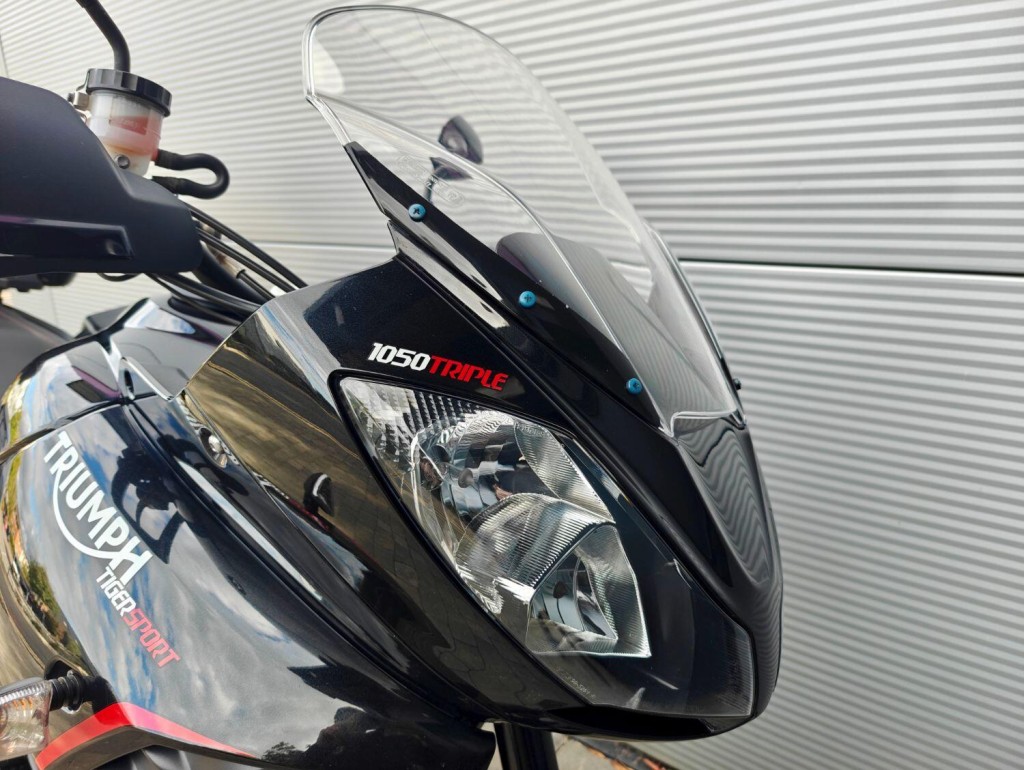TRIUMPH TIGER 1050