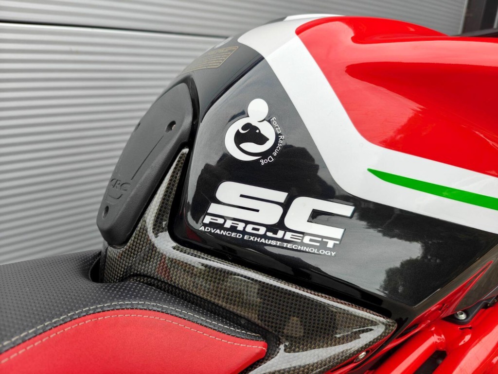 MV AGUSTA BRUTALE 800