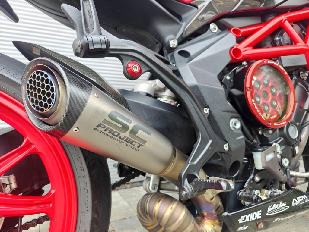 MV AGUSTA BRUTALE 800