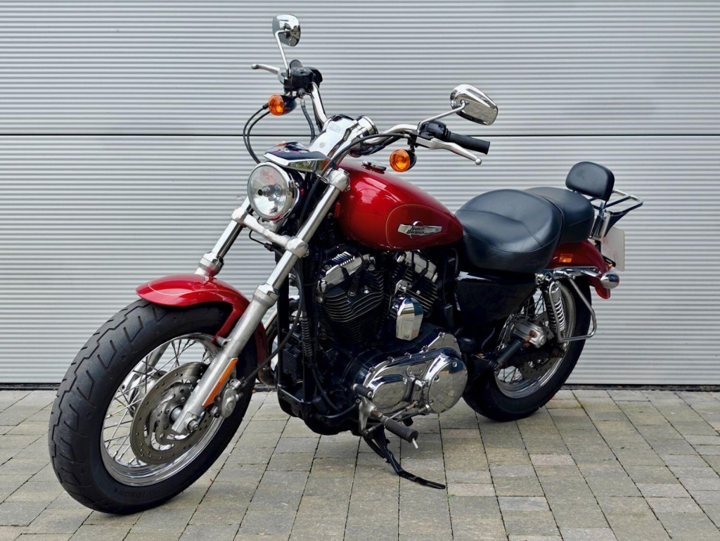 HARLEY-DAVIDSON Sportster
