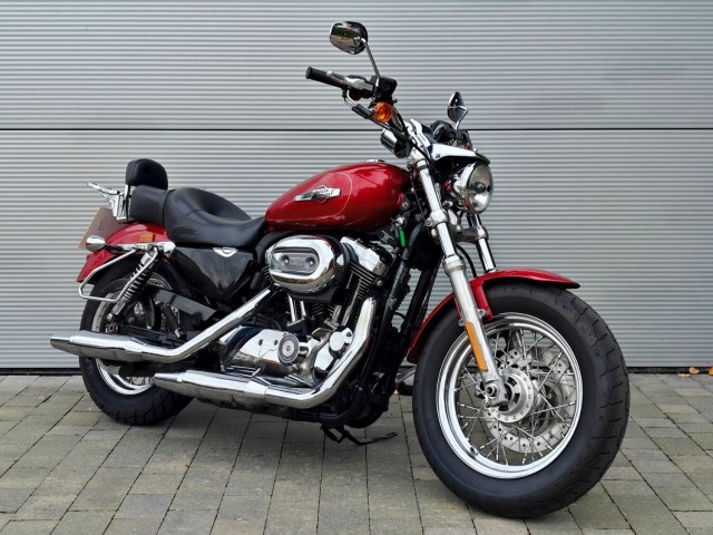 HARLEY-DAVIDSON Sportster